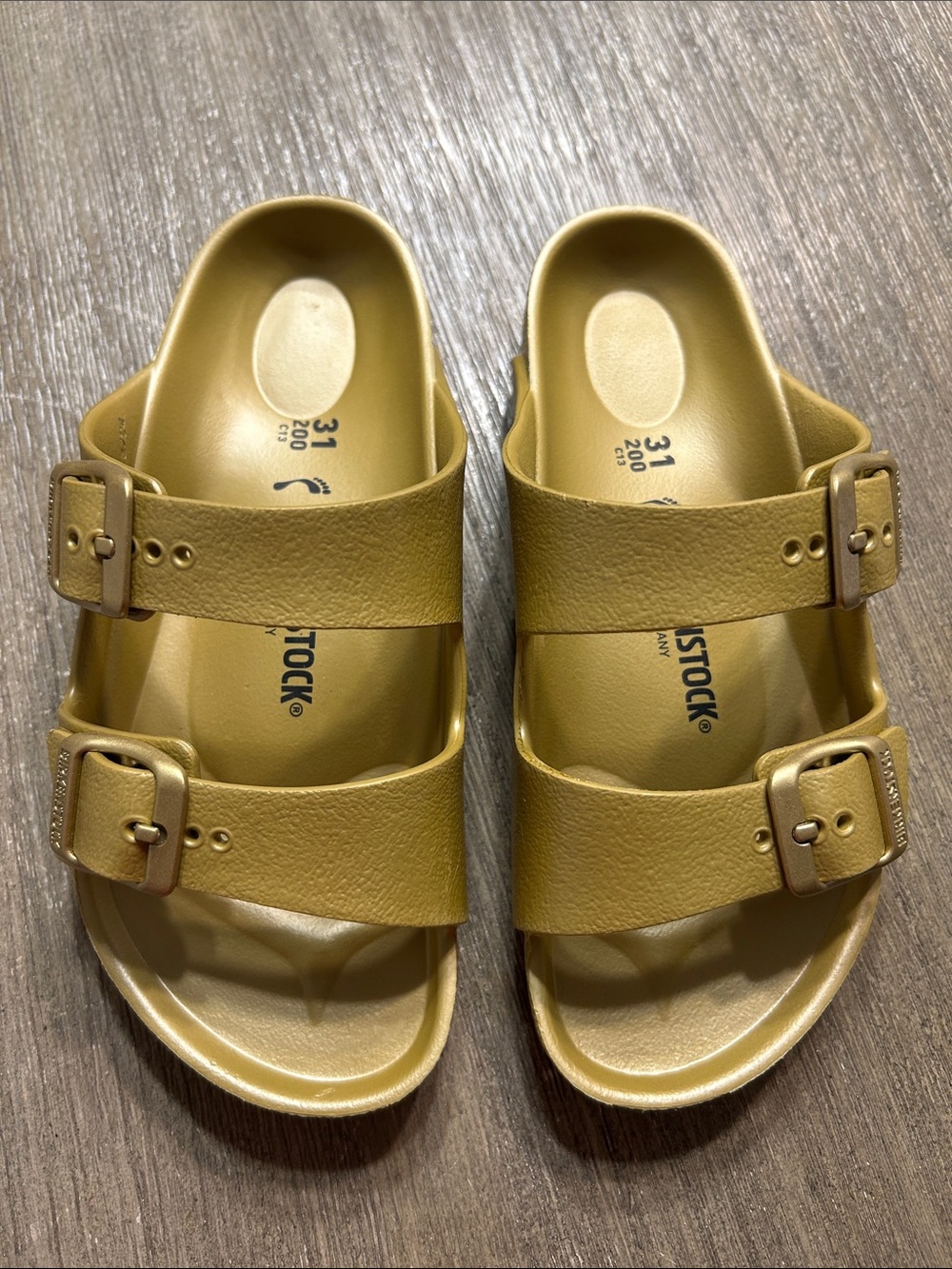 Birkenstock Kids Arizona Sandals in Metallic Gold, New.